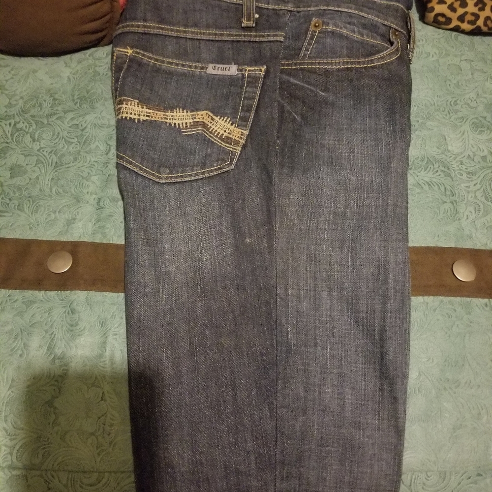 Cruel girl size 3 vista style
